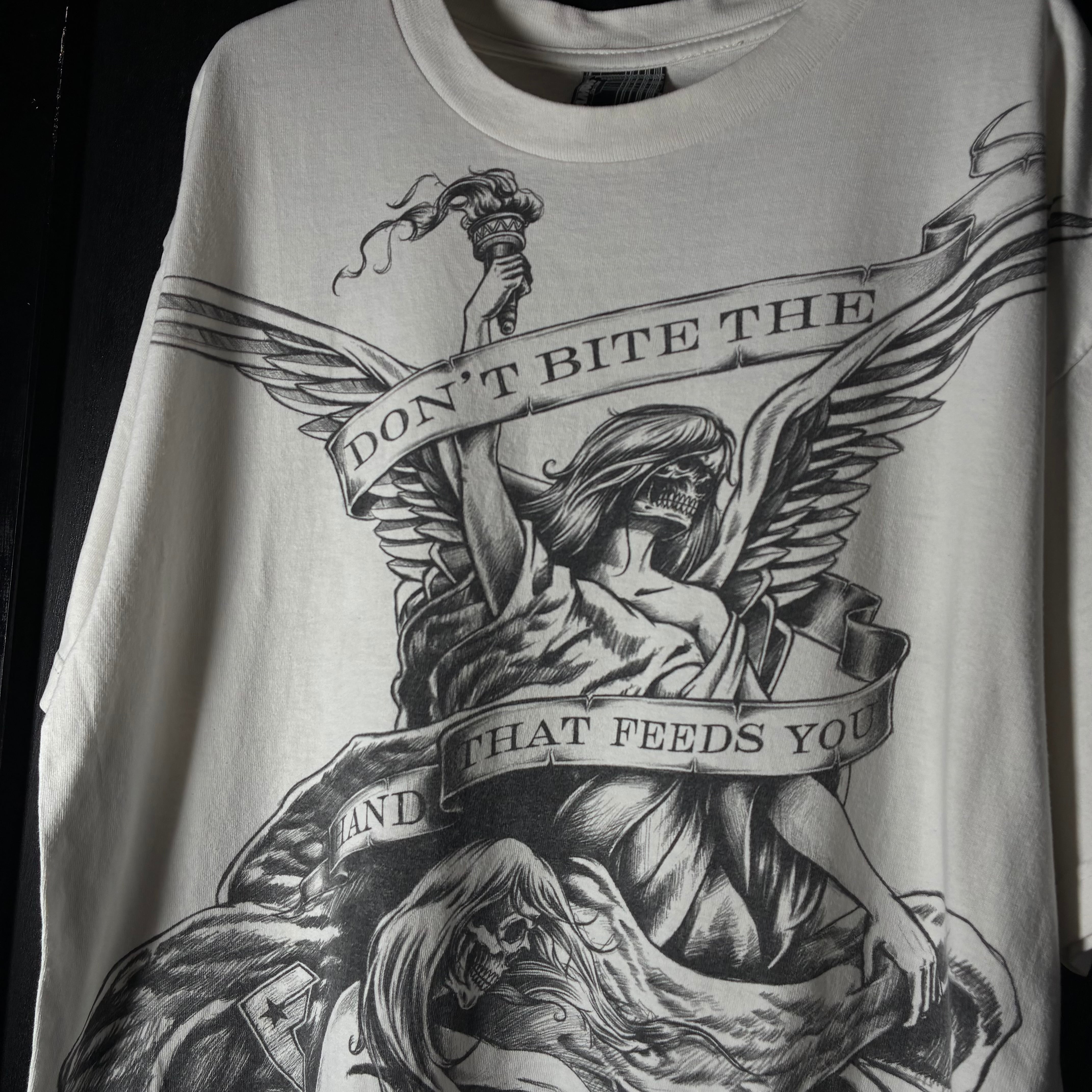 Famous Stars and Straps タトゥーグラフィックTシャツ 白 Blink-182