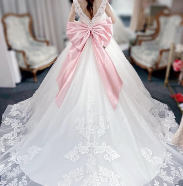 可愛い ウエディングドレス フレアスカート 前撮り 挙式 オフホワイト ロングトレーンふっくら柔らかなバックリボン