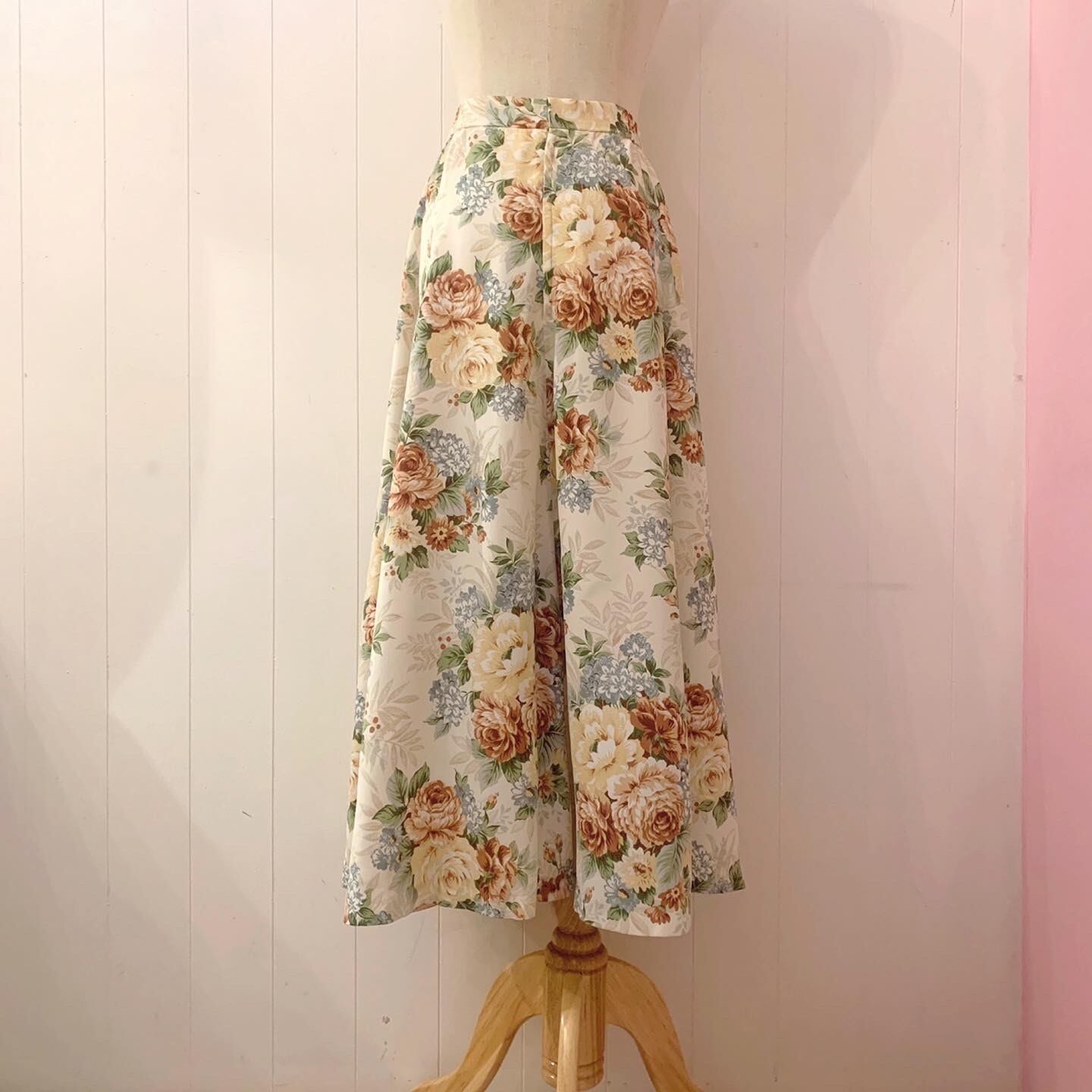 cream antique rose flare skirt