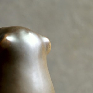 親子で仲良しな、陶器のサル 2