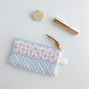刺し子のポーチ12㎝/リネン(ホワイト)水色＋ピンク色