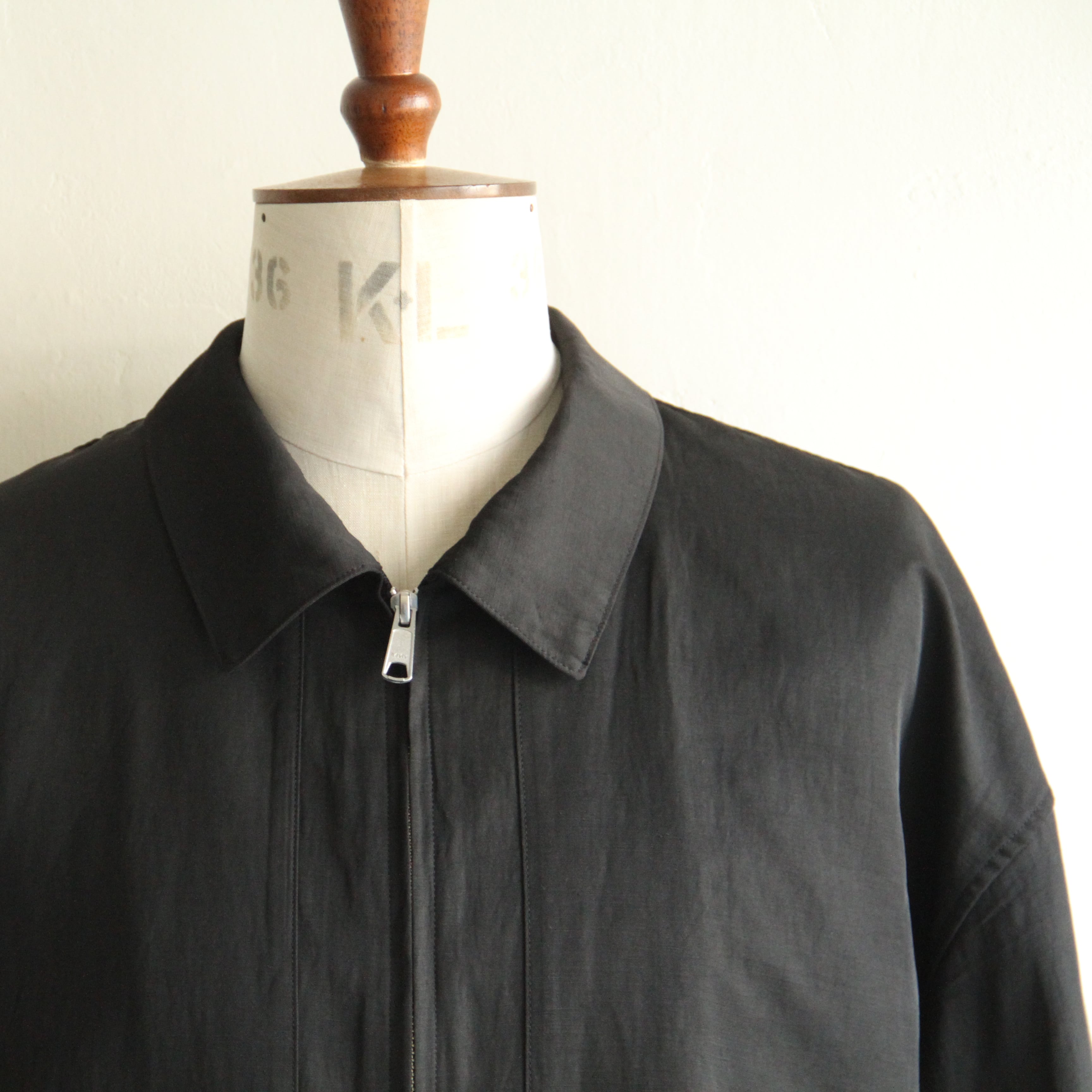 STILL BY HAND Pigment print zip up blouson | Terminal