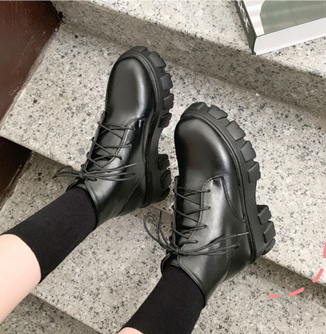 韓国大人可愛いレースアップショートブーツ 爆売り