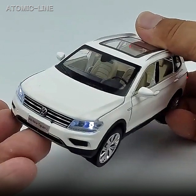 フォルクスワーゲン ティグアン 1/32 ミニカー 全3色 ライト点灯 エンジンサウンド 合金モデル 模型 SUV