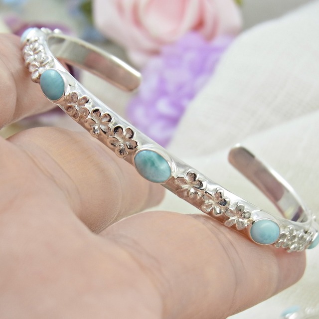 プルメリアとラリマー Bali シルバー925 花と海色 ブルー バングル 天然石アクセサリー パワー・ストーン I23
