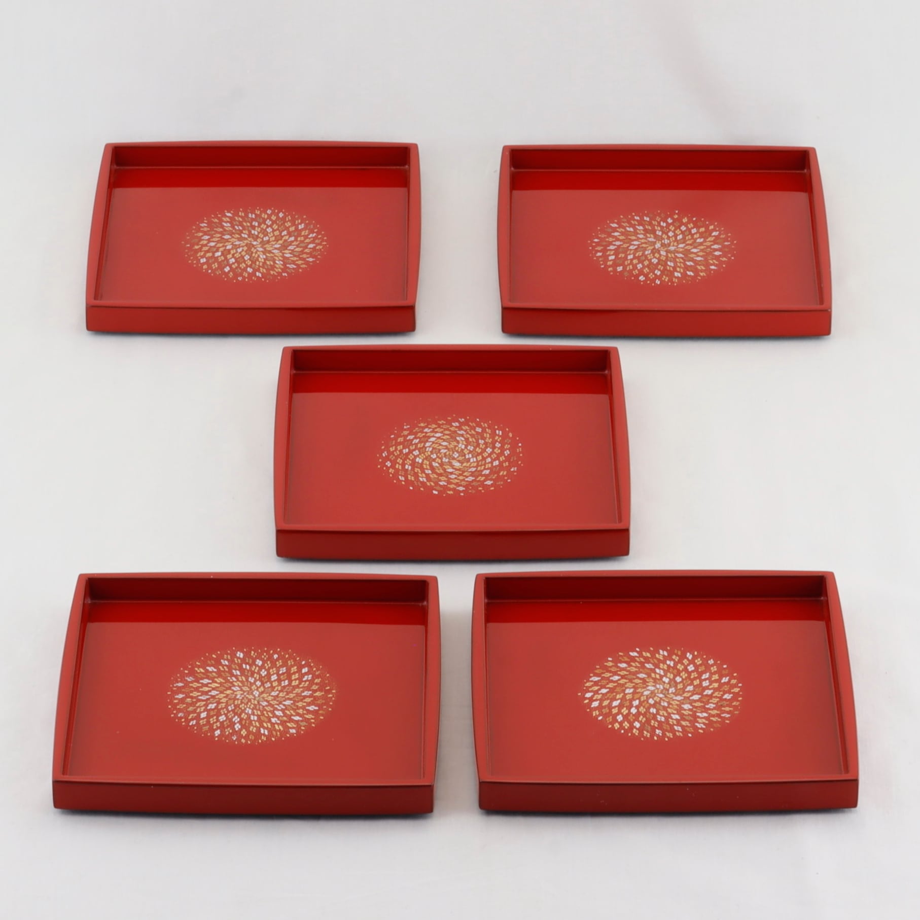 波と鳥の金箔装飾 半月形膳 輪島塗り（同じ物が8個あります》 輪島塗 屠蘇器（七ツ揃）熨斗蒔絵 / 石川県輪島市 | セゾンのふるさと納税