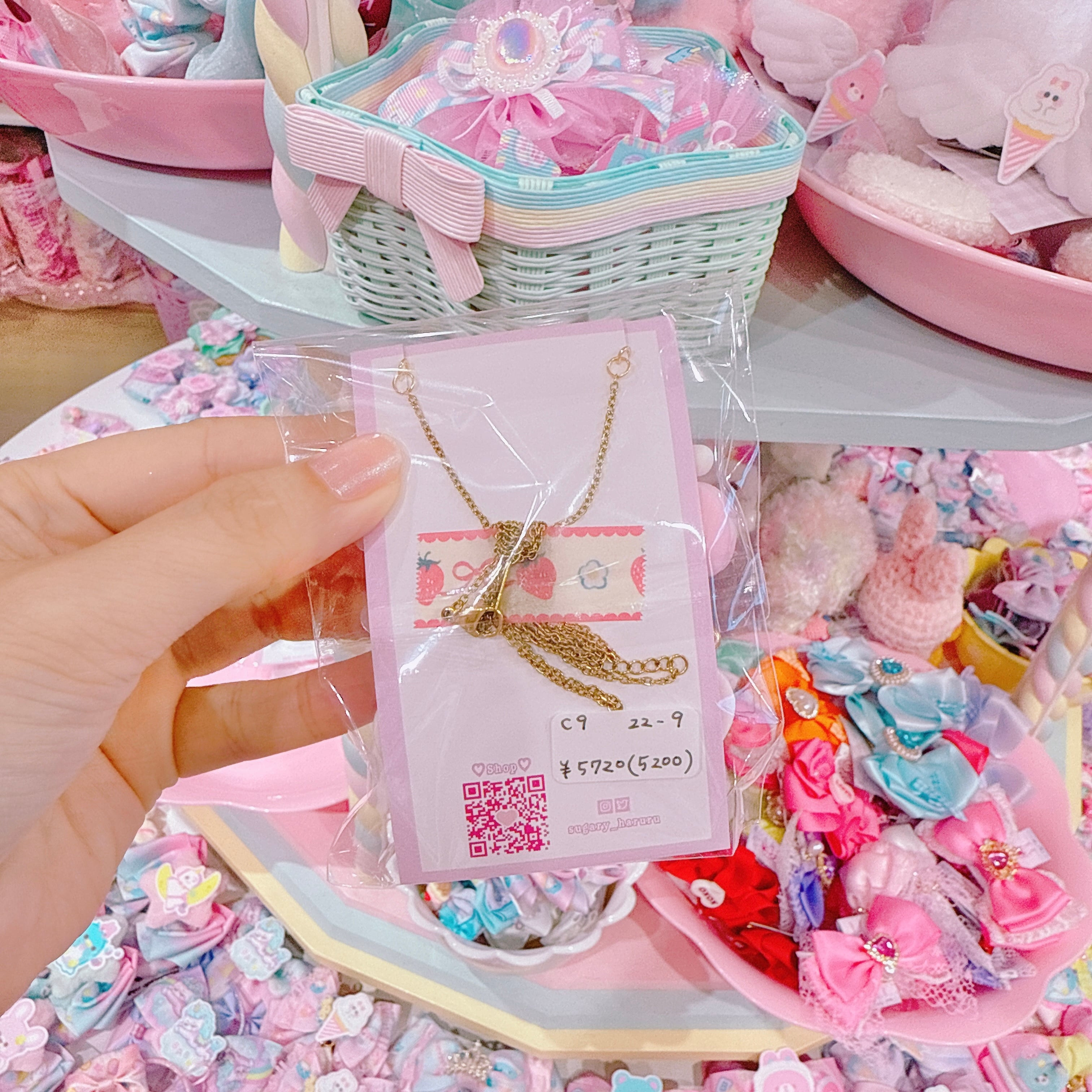 【C9】22-9ハート３連ネックレス