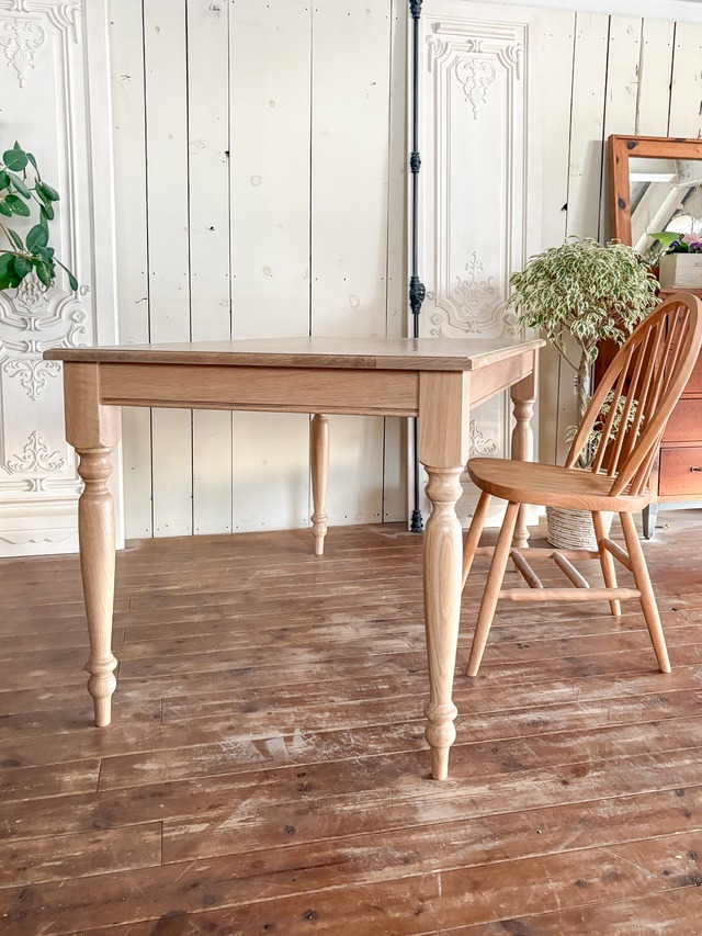 オーク材ターンドレッグダイニングテーブル “特注ろくろ足”(アンティーク調テーブル) W1400〜2400 4〜8人掛け 引き出しダイニングテーブル