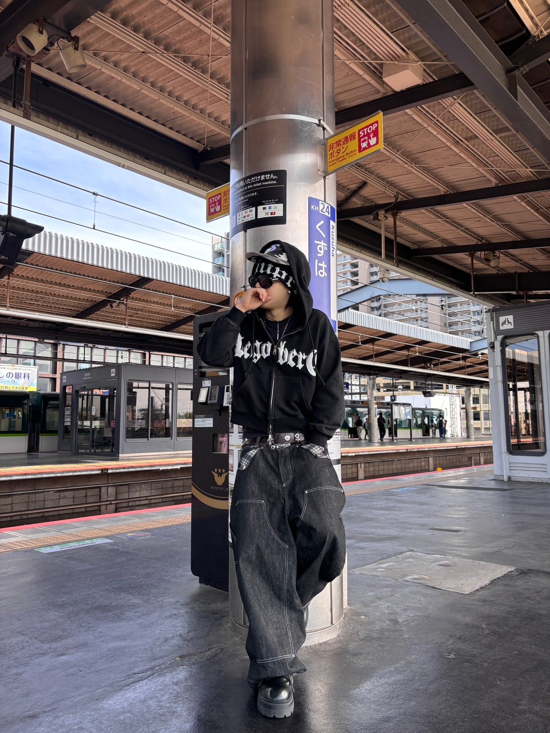 バックロゴショートジップパーカー（ブラック） el1539 | elev fashion