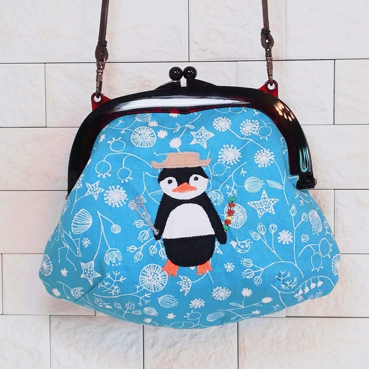 プラスチックがま口バッグ 《秘密の仕掛けバッグ》 ペンギンさんBBQ