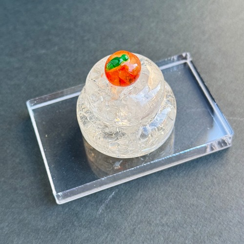【特別価格】レジンと天然石の小さな鏡餅　水晶　お正月飾り　