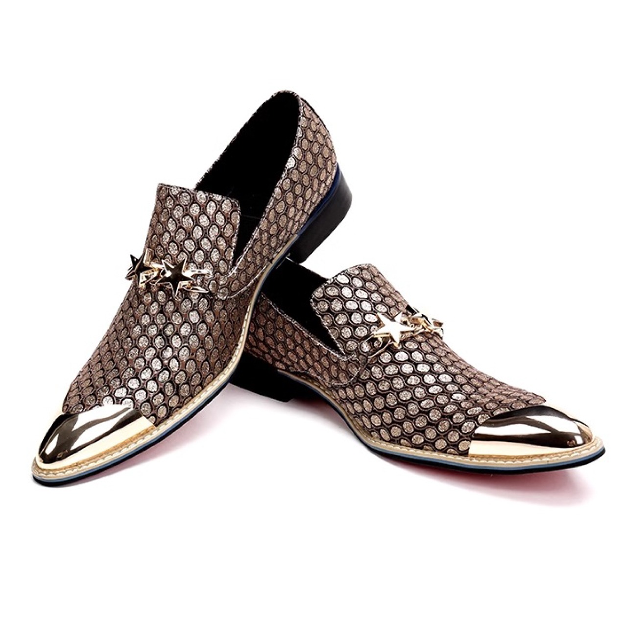 ビジネスからカジュアルまで幅広く活躍する金魚柄のデザインが特徴的な革靴　SS002