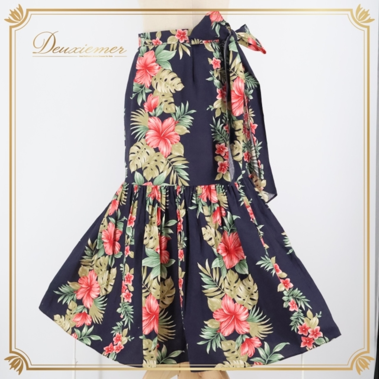 フラダンス 衣装 スカート ネイビー系 ハワイアンプリント ハイビスカス柄 アロハ レッスン 練習 フラ ダンス 花柄 フラワープリント シングル リボン かわいい おしゃれ 上品 大人っぽい フレア レッド系 グリーン系 紺 赤 緑 黄緑 フラ ダンス 華やか 鮮やか フラダンス スカート スタイリッシュ トロピカル フラ プリンセス フェミニン シルエット リボンデザイン レディース