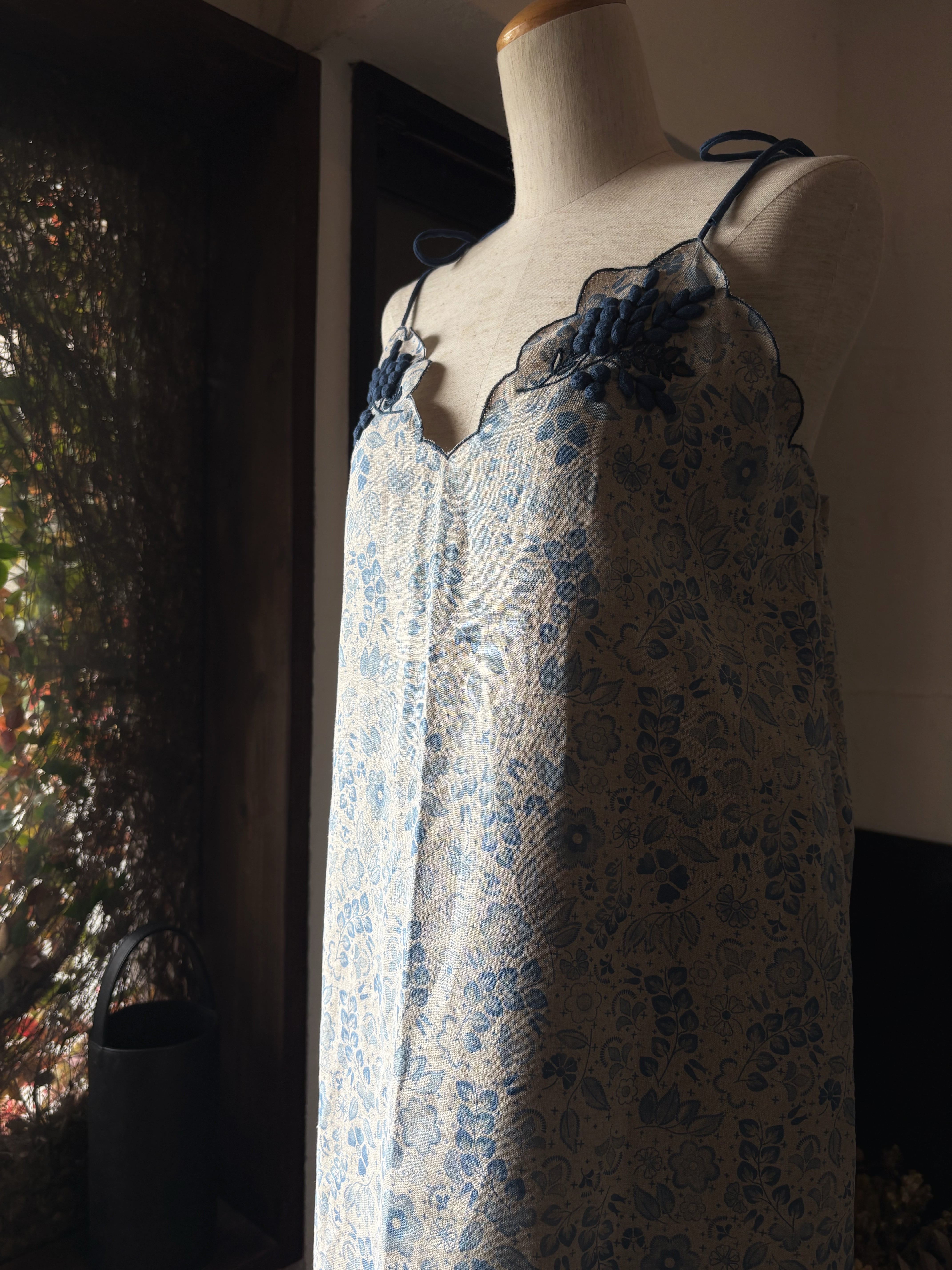 TOWAVASE Bonvoyage camisole dress blue | TALE COCOON