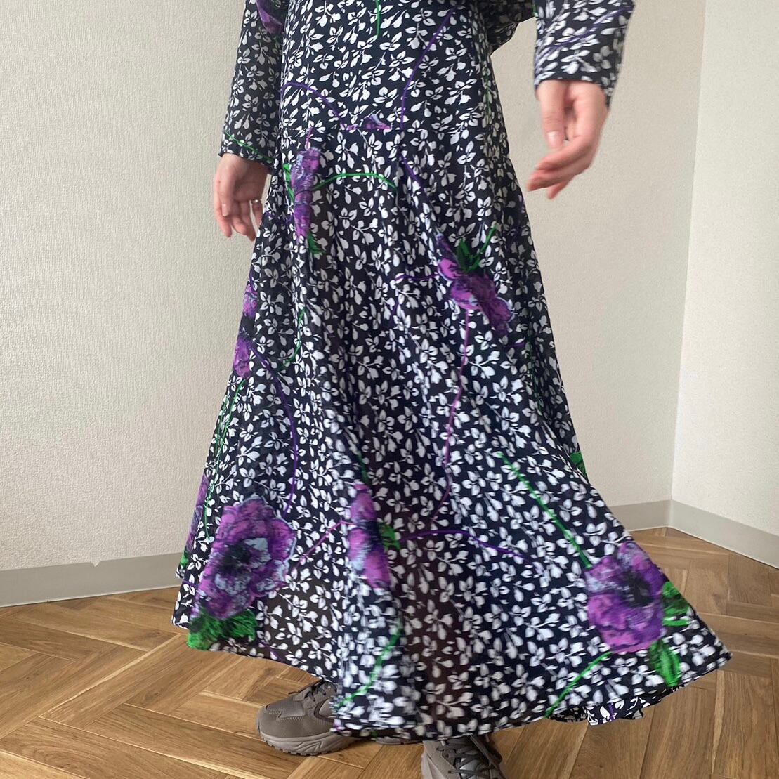 flower onepiece ｜ 花柄 オケージョン ワンピース 紫 長袖 モノトーン