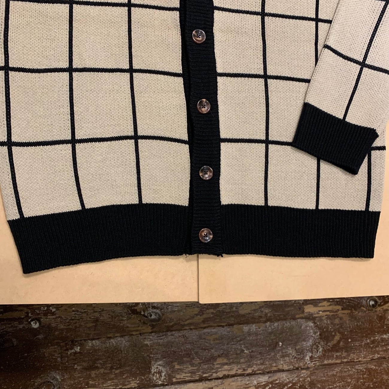 211726-11】PLACKET COLOR SWITCHING CHECKERED CARDIGAN / 前立て