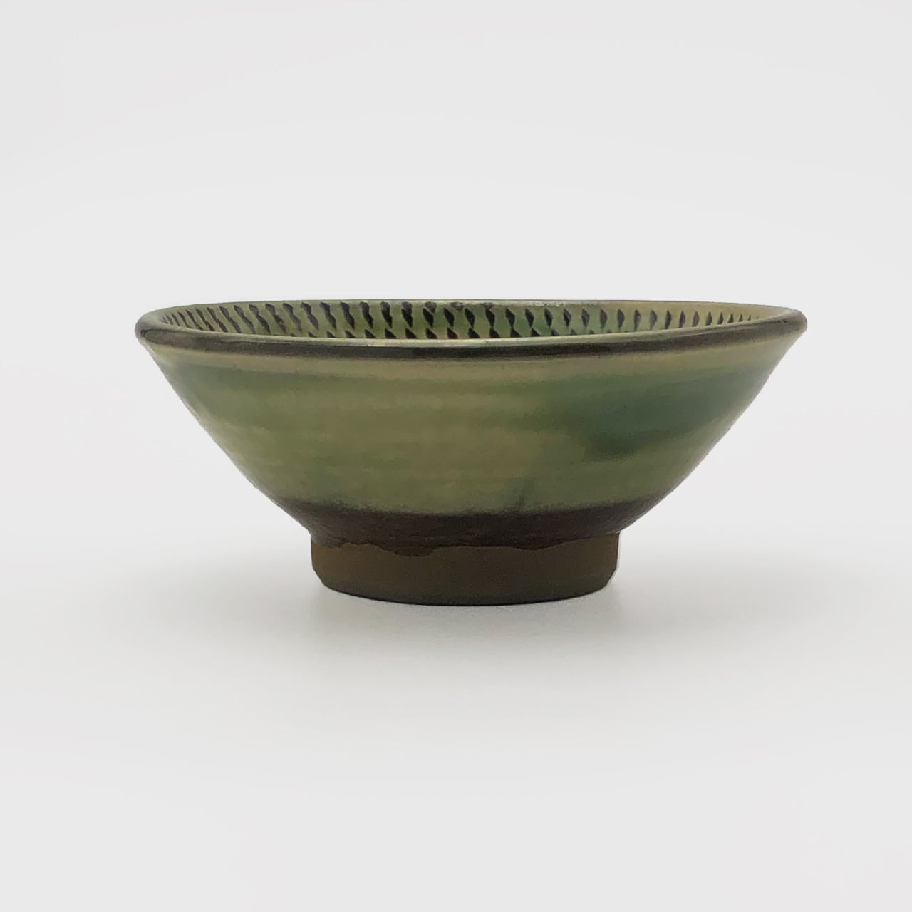【レア 一点物】鉢 蜻蛉 緑色 陶器製 トンボ 850g レア 一点物】鉢 蜻蛉 緑色 陶器製 トンボ 850g