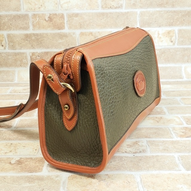 ドゥーニー&バーク ☆ USA製 シュリンクレザー ショルダーバッグ  