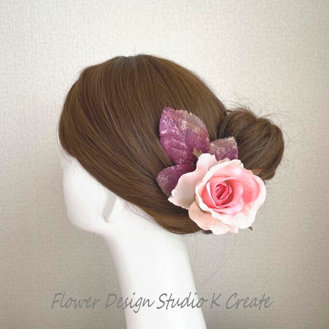 華やか★ピンクの薔薇と葉っぱの髪飾り　ピンクの薔薇　髪飾り　フローレス　フラメンコ　ダンス　バラ　ピンク　浴衣髪飾り