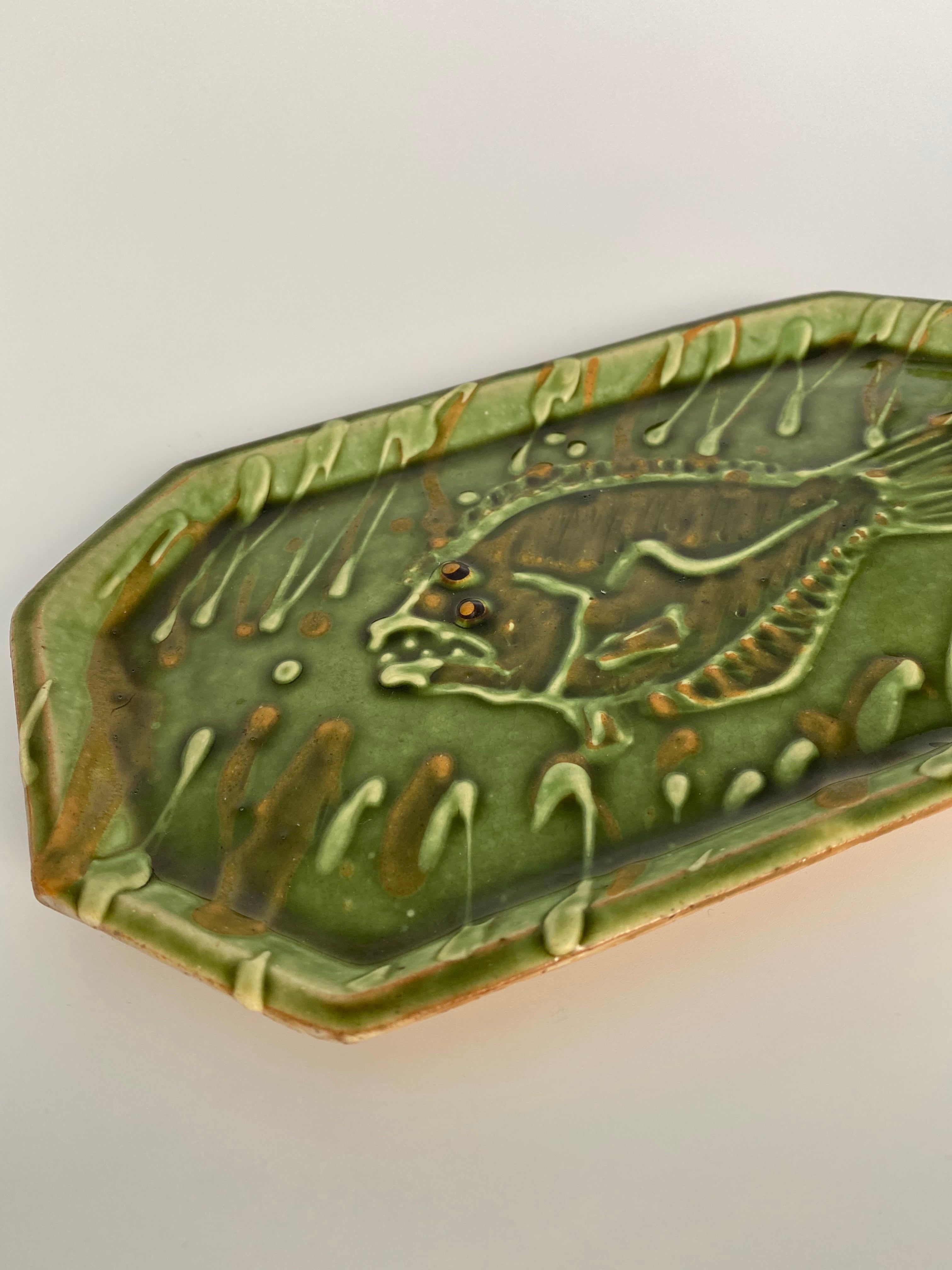 ヒラメ 絵皿 民藝