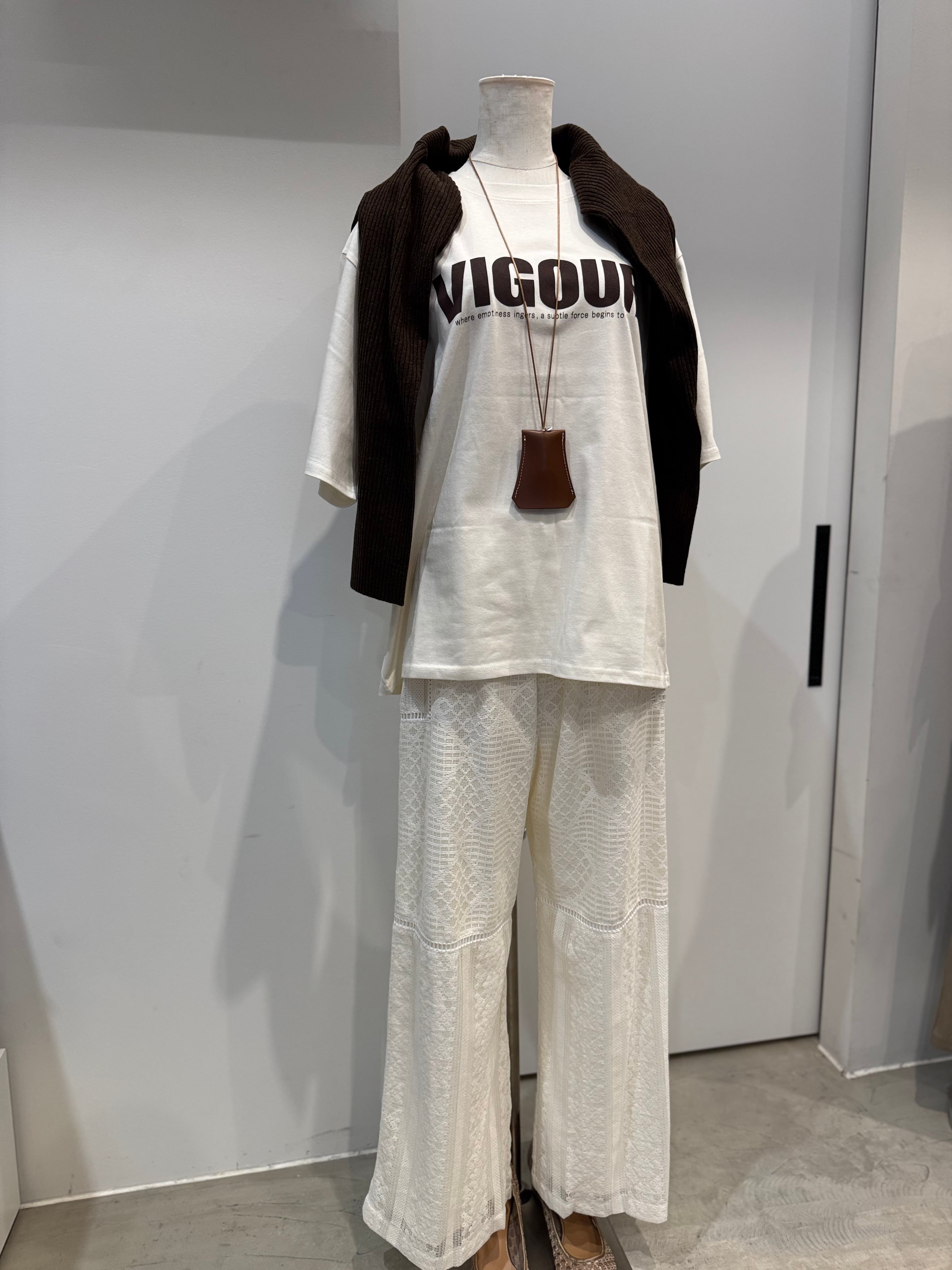 【CHIGNON】"VIGOR"プリントTee 8461-102