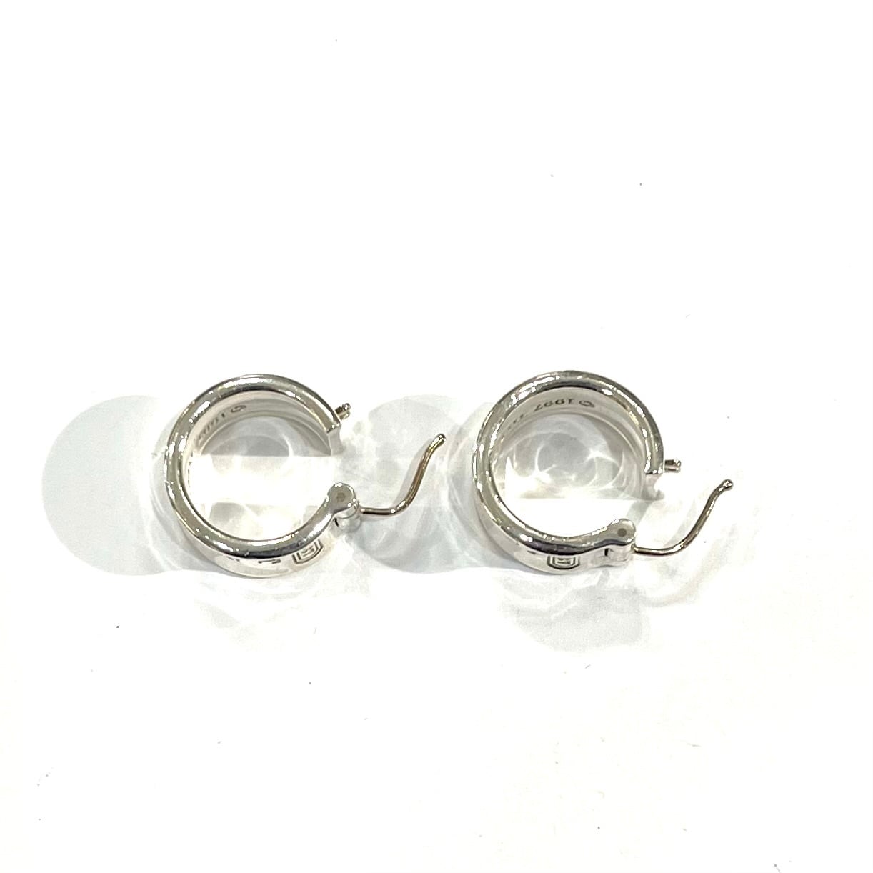 希少【TIFFANY&CO.】【ピアス】2635 T&CO SV925／1997刻印／重厚感ある