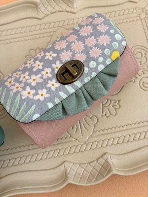 シンプル仕様のミニ財布・お花畑