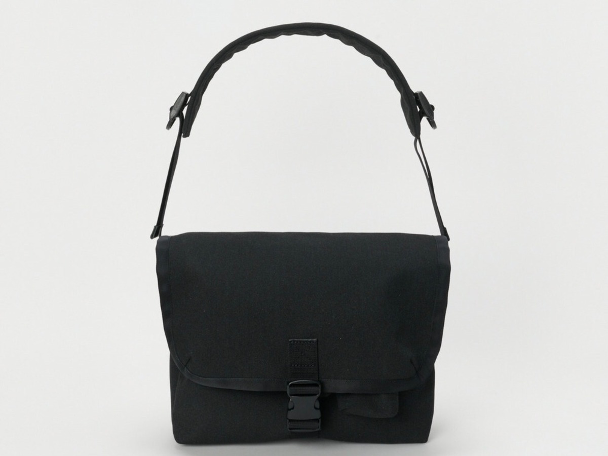 Hender Scheme” messenger bag small”black | Lapel online store