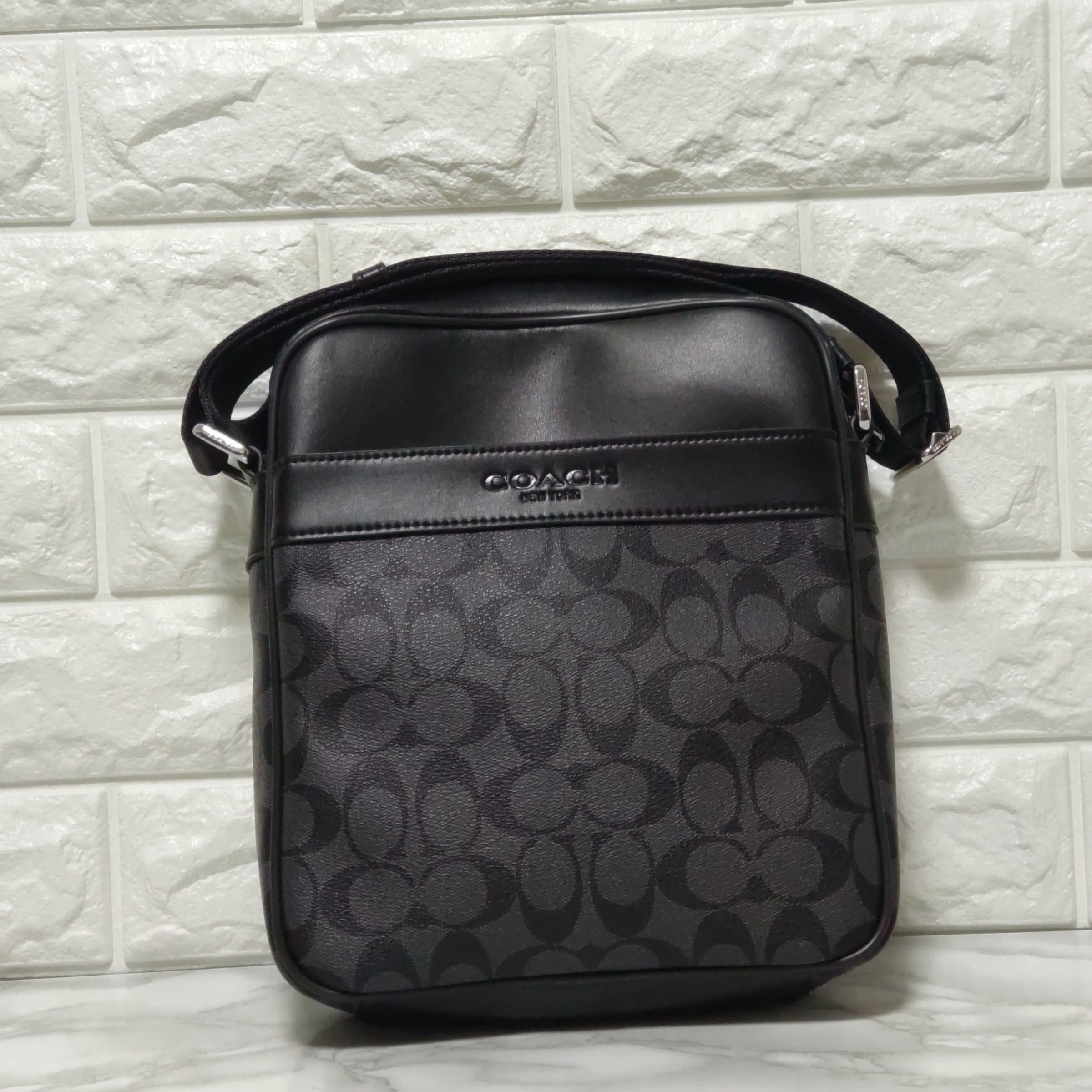 COACH コーチ シグネチャーショルダー ブラック メンズ チャコール  