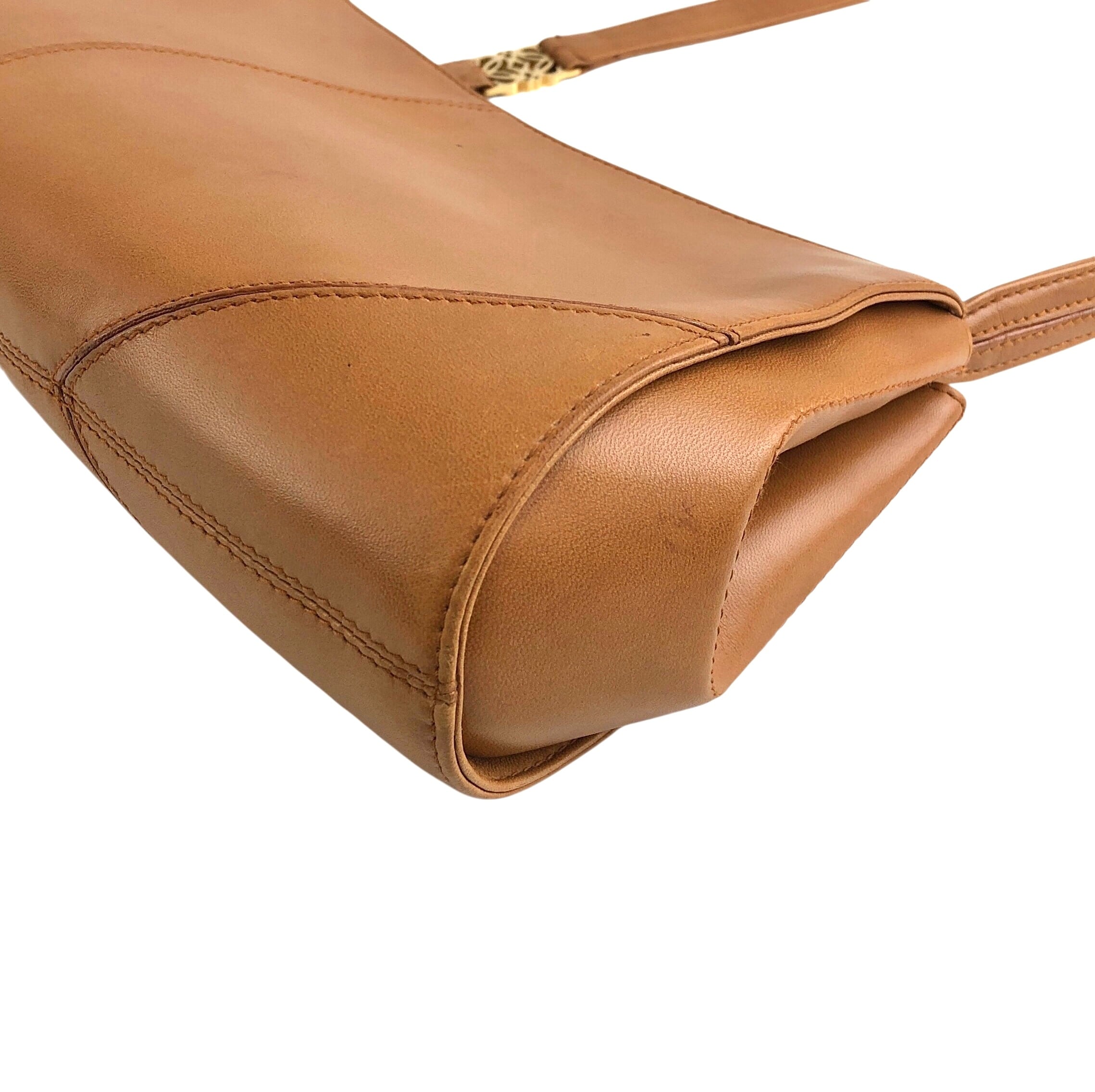 【良品】LOEWEロエベアナグラム スェード レザー ショルダーバック キャメル LOEWE ロエベ ショルダーバッグ キャメル アナグラムモチーフ レザー