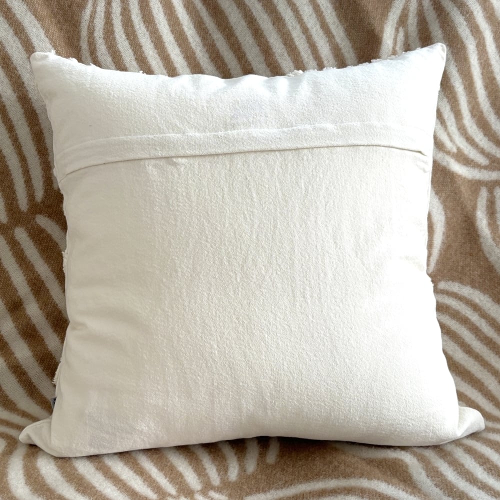 PENTIK】 Vilja Tufted Cushion Cover（ヴィリヤ タフテッド