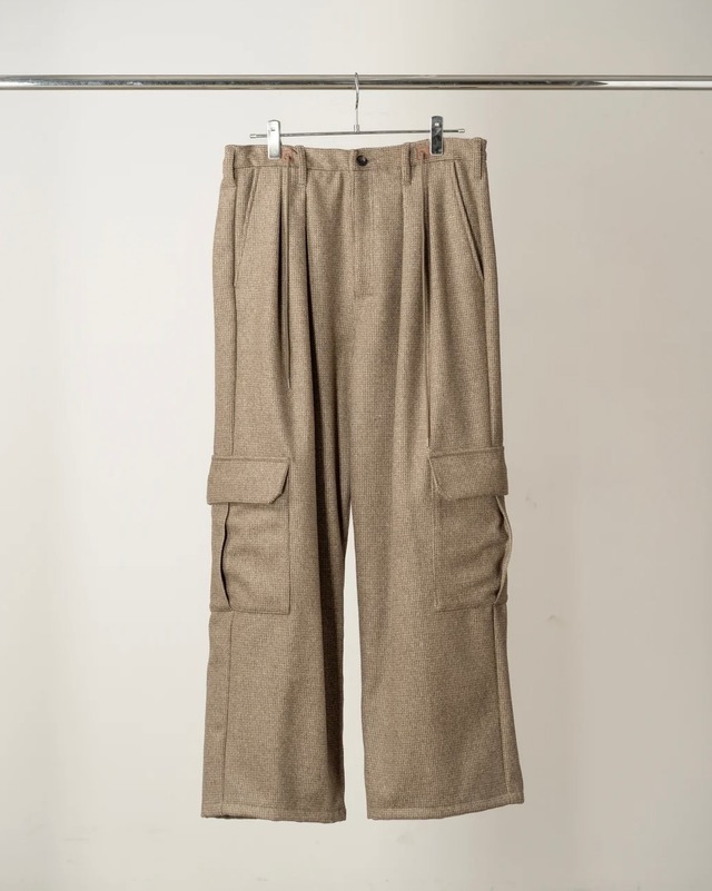 ANCELLM / WOOL BLANKET CARGO PANTS (BEIGE)