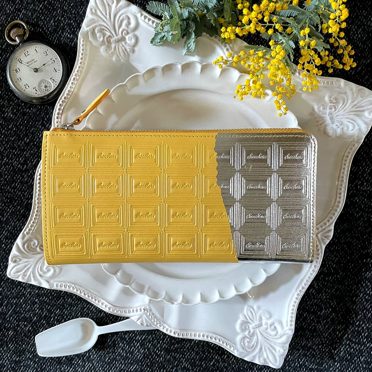 訳あり:革のミモザ色チョコ長財布(銀の包み紙)