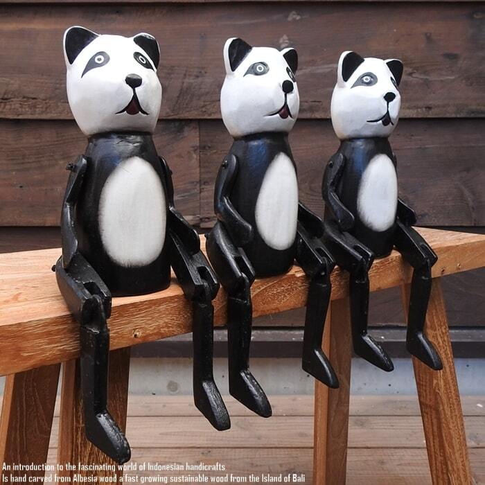 お座り パンダさん Mサイズ 手足が動かせる木彫りの動物 ウェルカム人形 ぱんだ 木製 ウッド 天然木 木彫りの置物 ハンドメイド 動物インテリア バリ雑貨 アジアン雑貨 動物置物 木製オブジェ エスニック アジアンインテリア バリ島