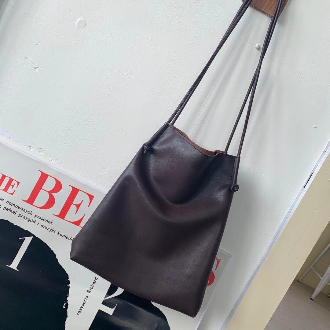 シンプルトートバッグ