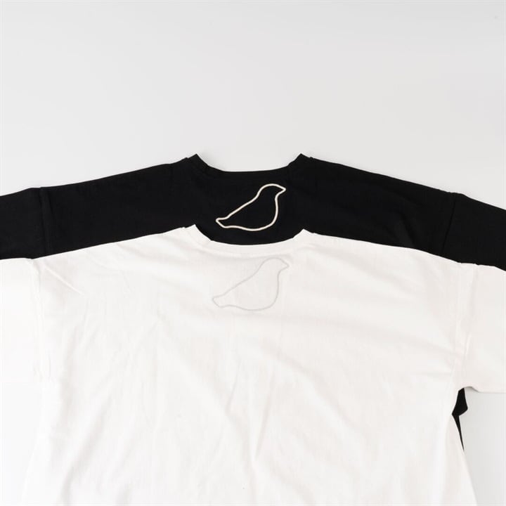 【Emago.】ポケット付き半袖Tシャツ|トリと洋ナシ