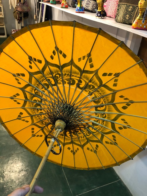 シャン紙を使って作られた日傘