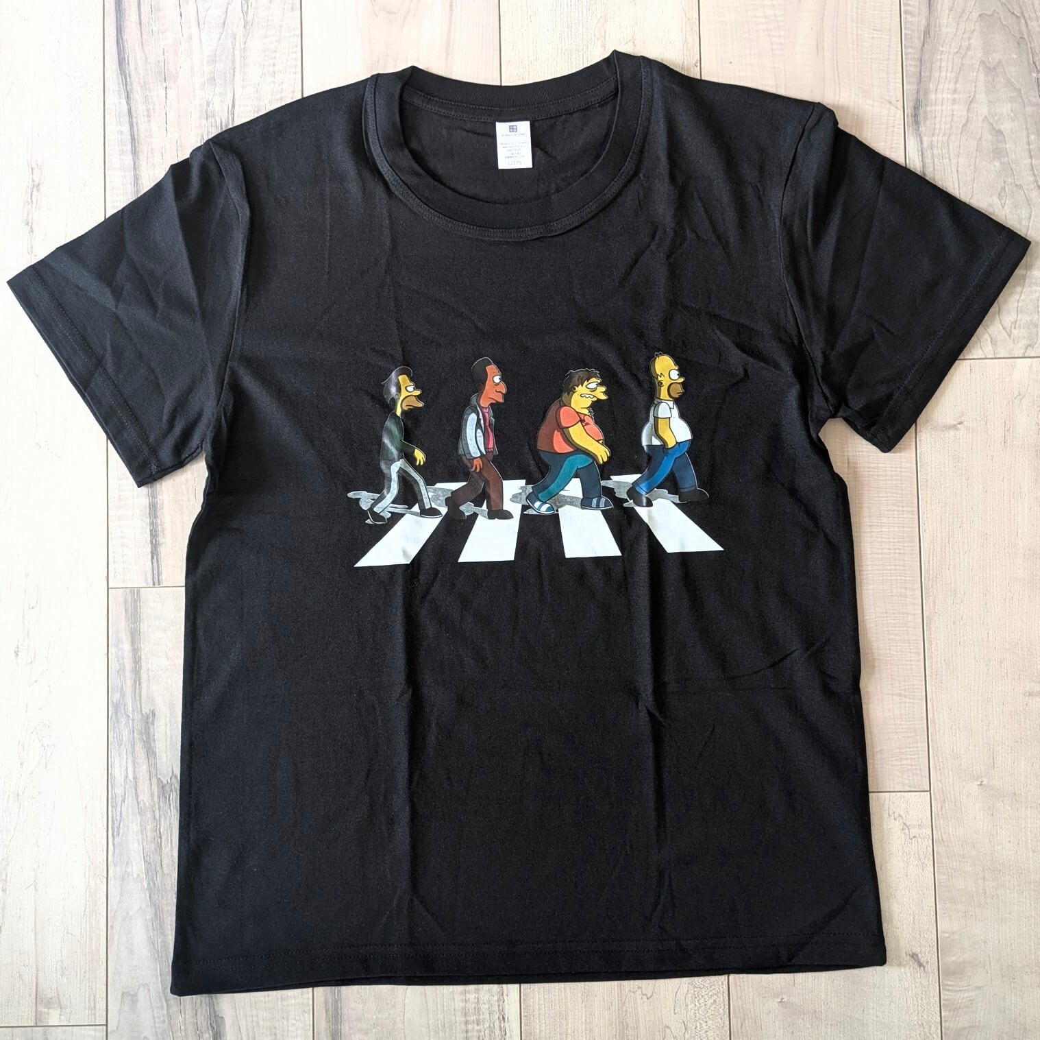 【 ザ・シンプソンズ（The Simpsons）】モーの酒場常連Tシャツ / ABBEY ROAD / アビーロード / アビイ・ロード/ Tシャツ〚アメリカン雑貨 アメトイ〛