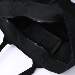 カーシブロゴ刺繍ジップトートバッグ