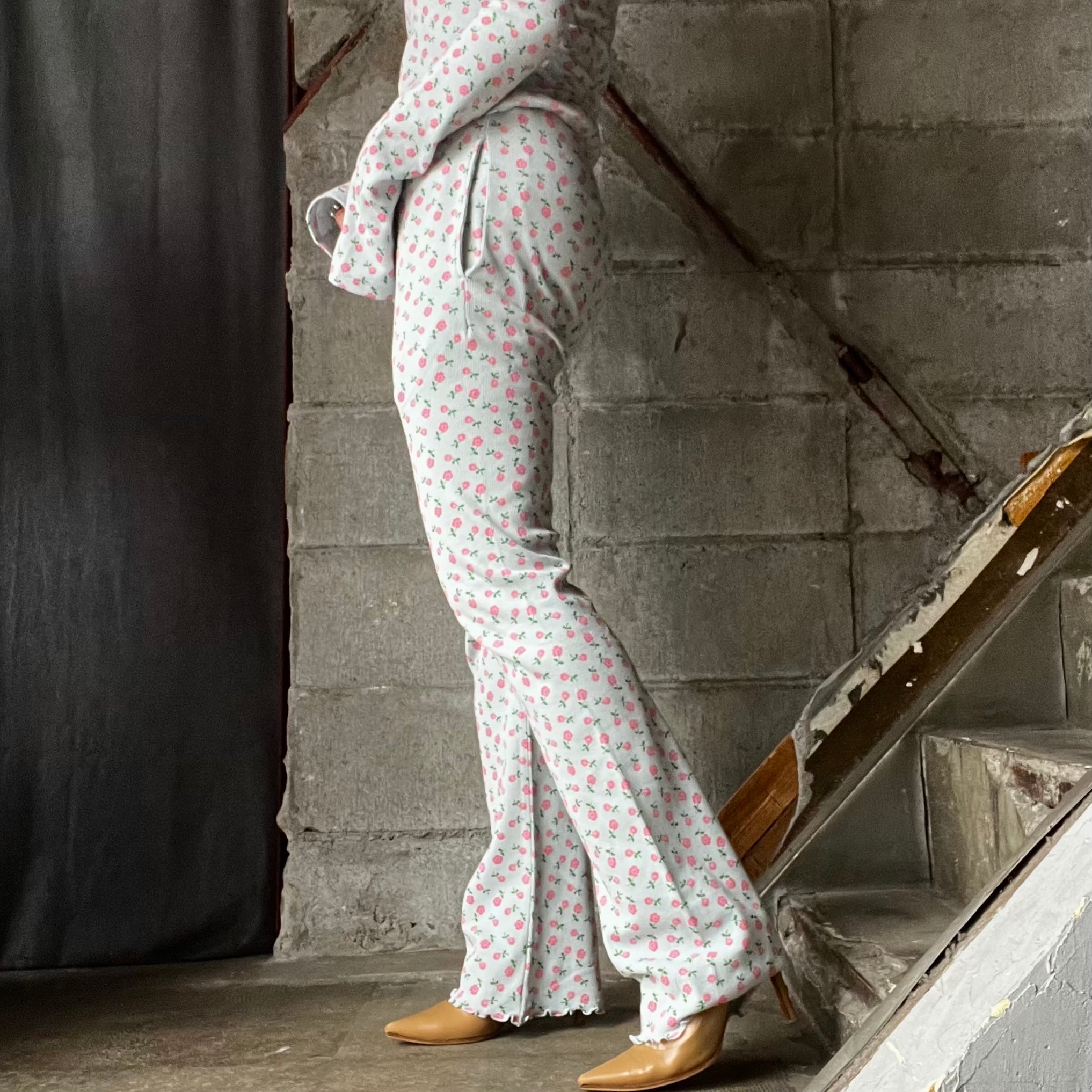 HOLIDAY】 super rib pants (flower / blue） | olaf