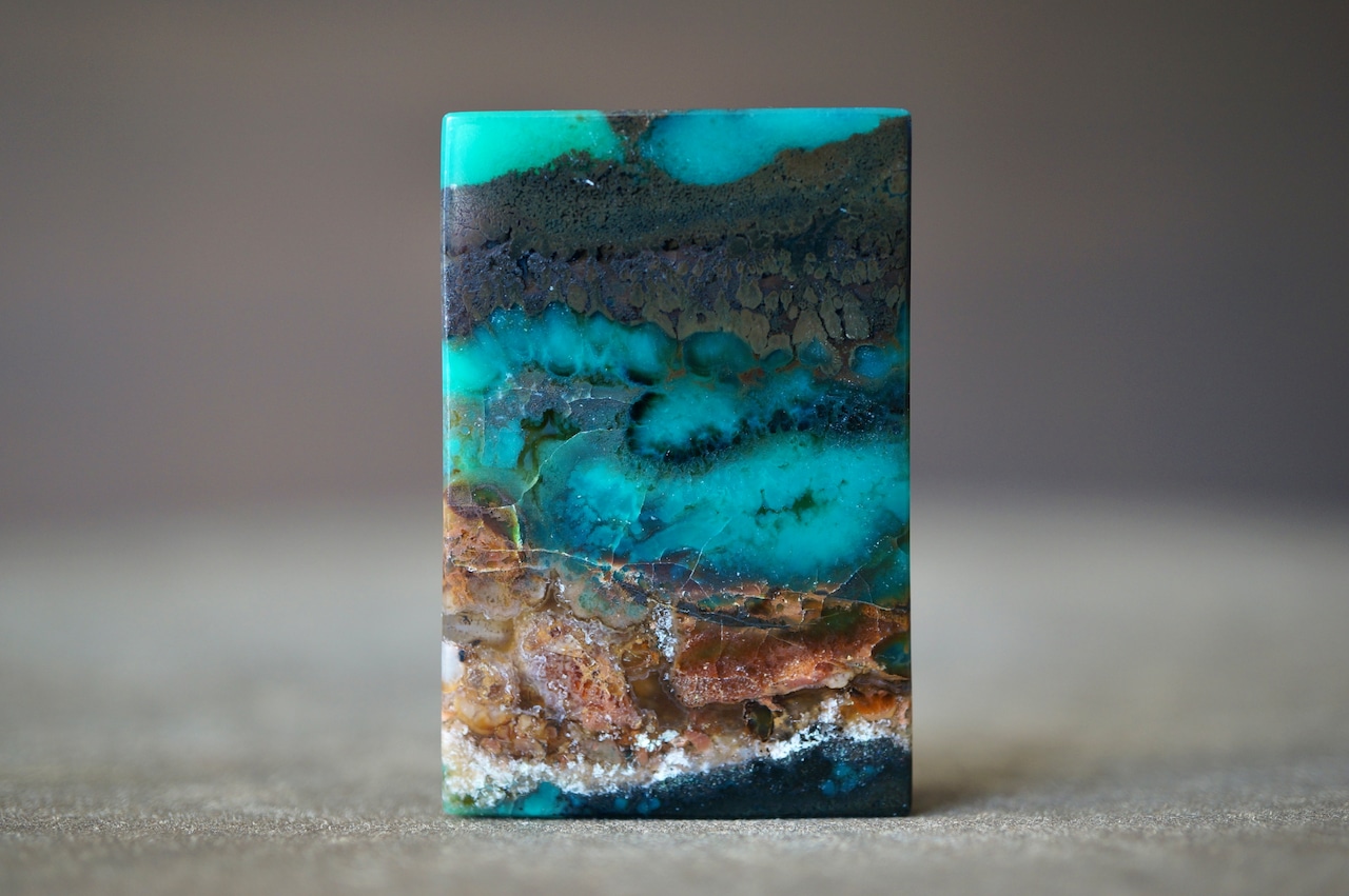 インドネシア産ブルーペトリファイドウッド Blue Opalized Petrified Wood 1975