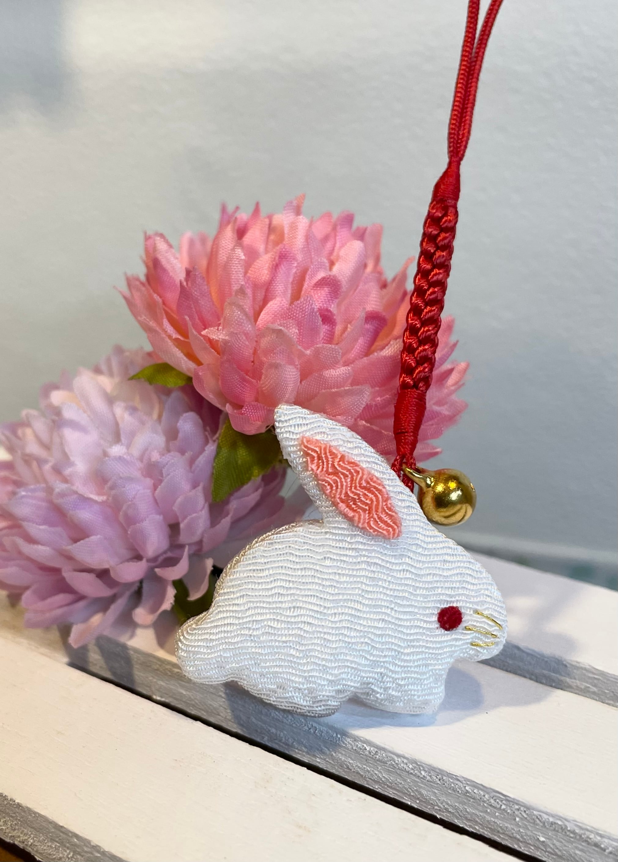 ちりめんうさぎ♡根付ストラップ | 千座senkura