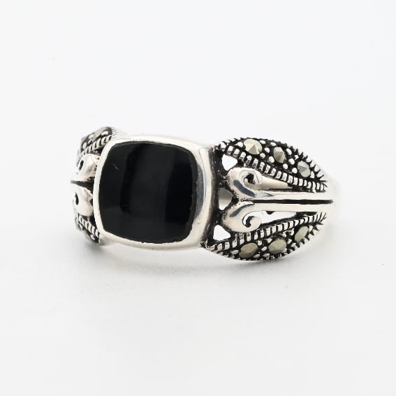 Black Onyx / Marcasite Accent Graceful Design Ring #13.5 / Thailand