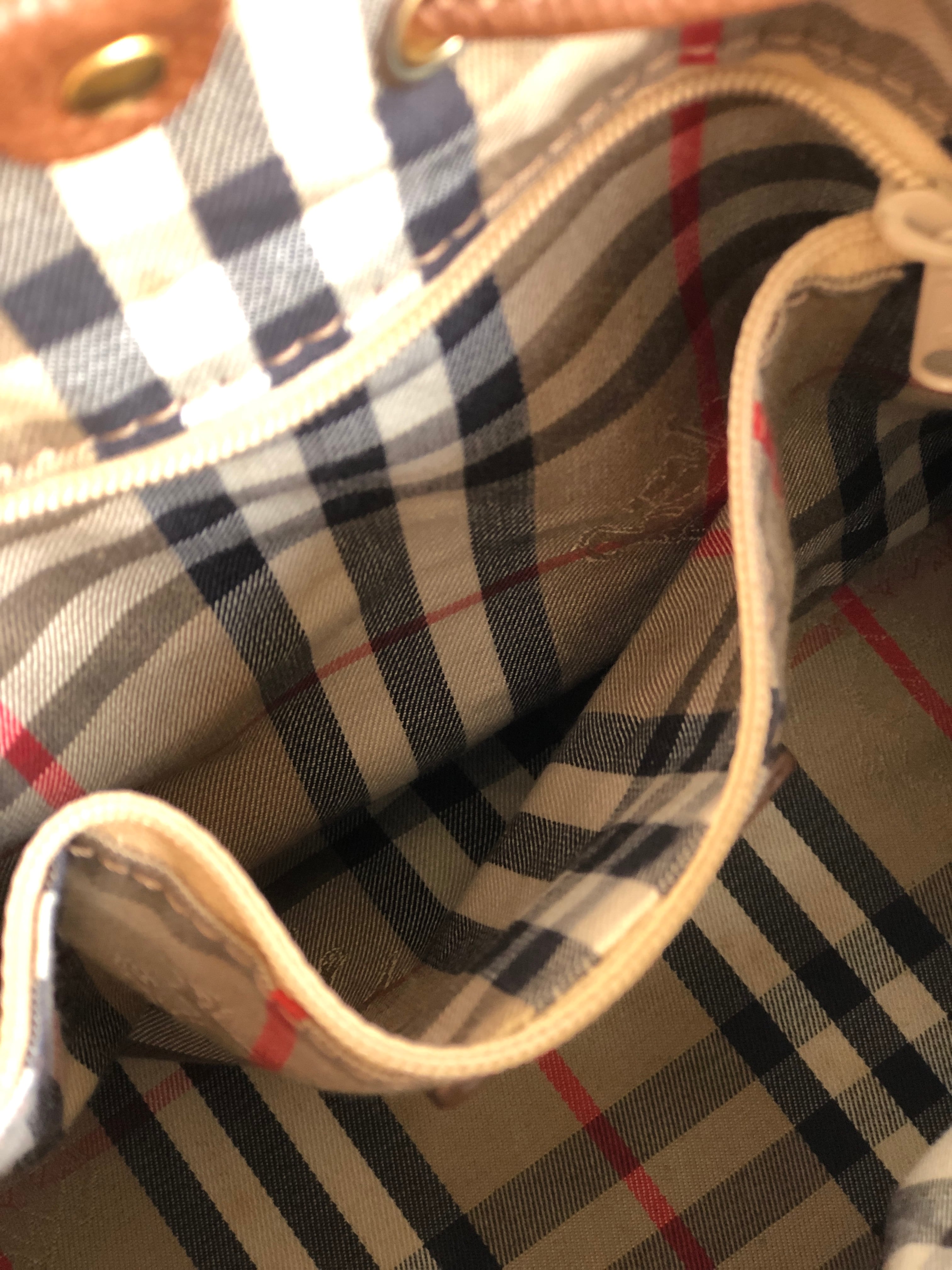 Burberrys' バーバリーズ ロゴ エンボスレザー 巾着 ショルダーバッグ