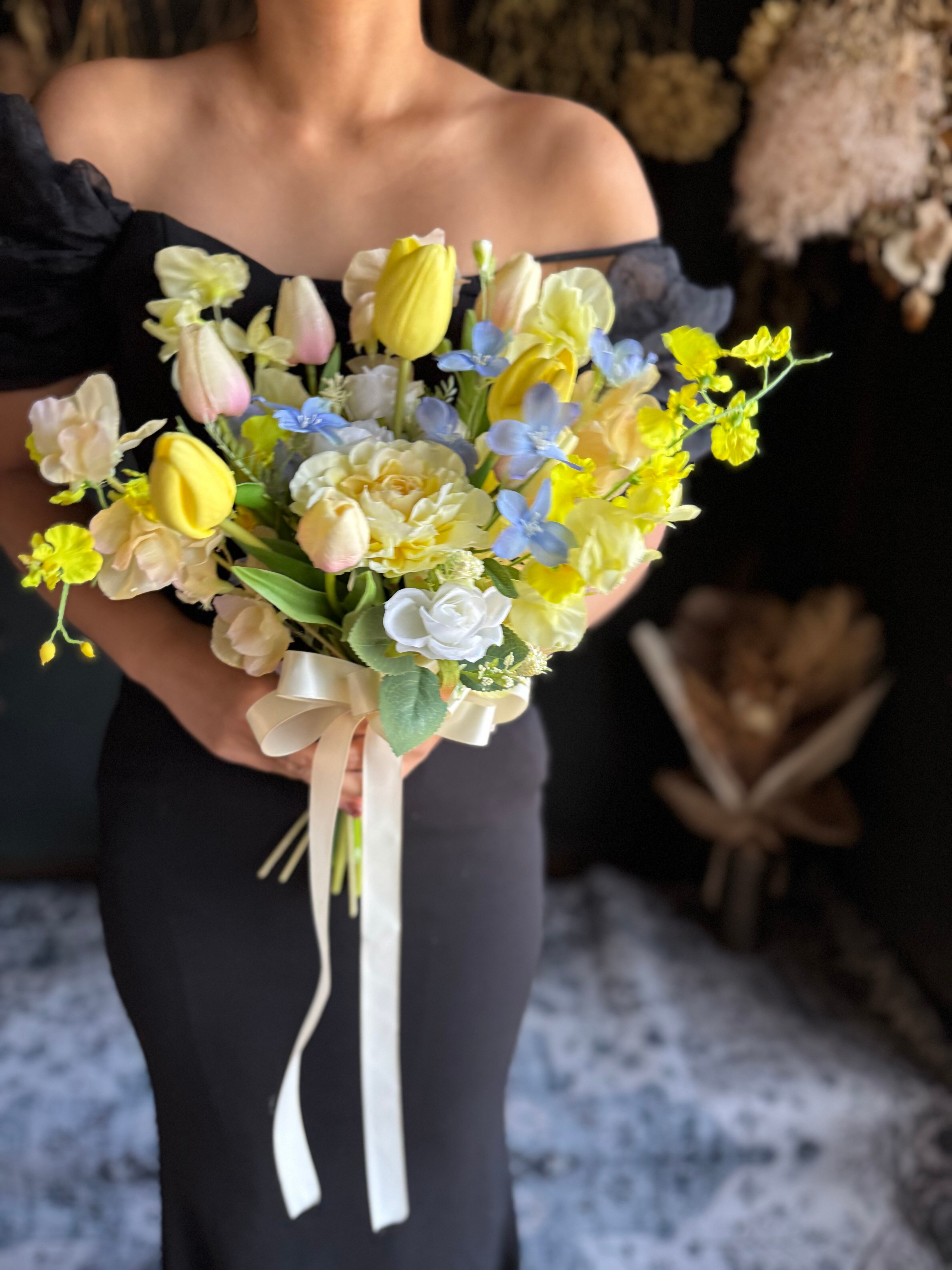 イエロー　ブルー　チューリップ　ウェディングブーケ　造花　結婚式 黄色チューリップ×ブルークラッチブーケ☆ | houkiboshi