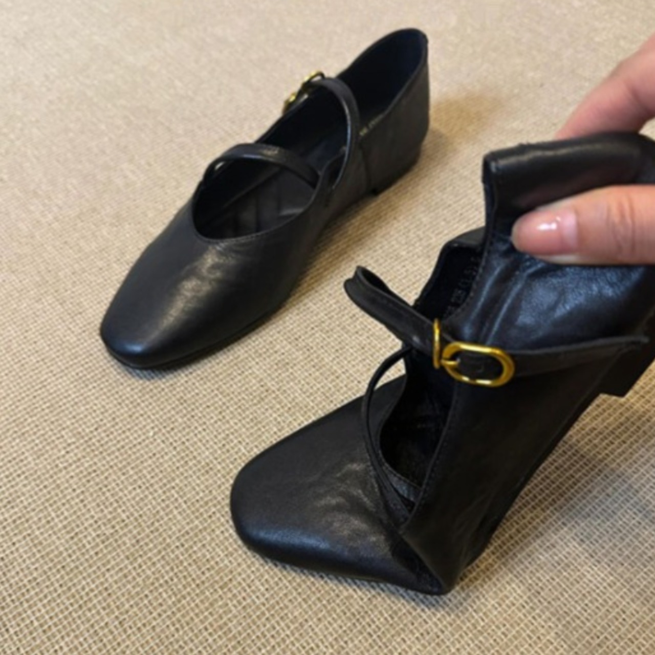 斜めストラップデザインフラットシューズ W10355