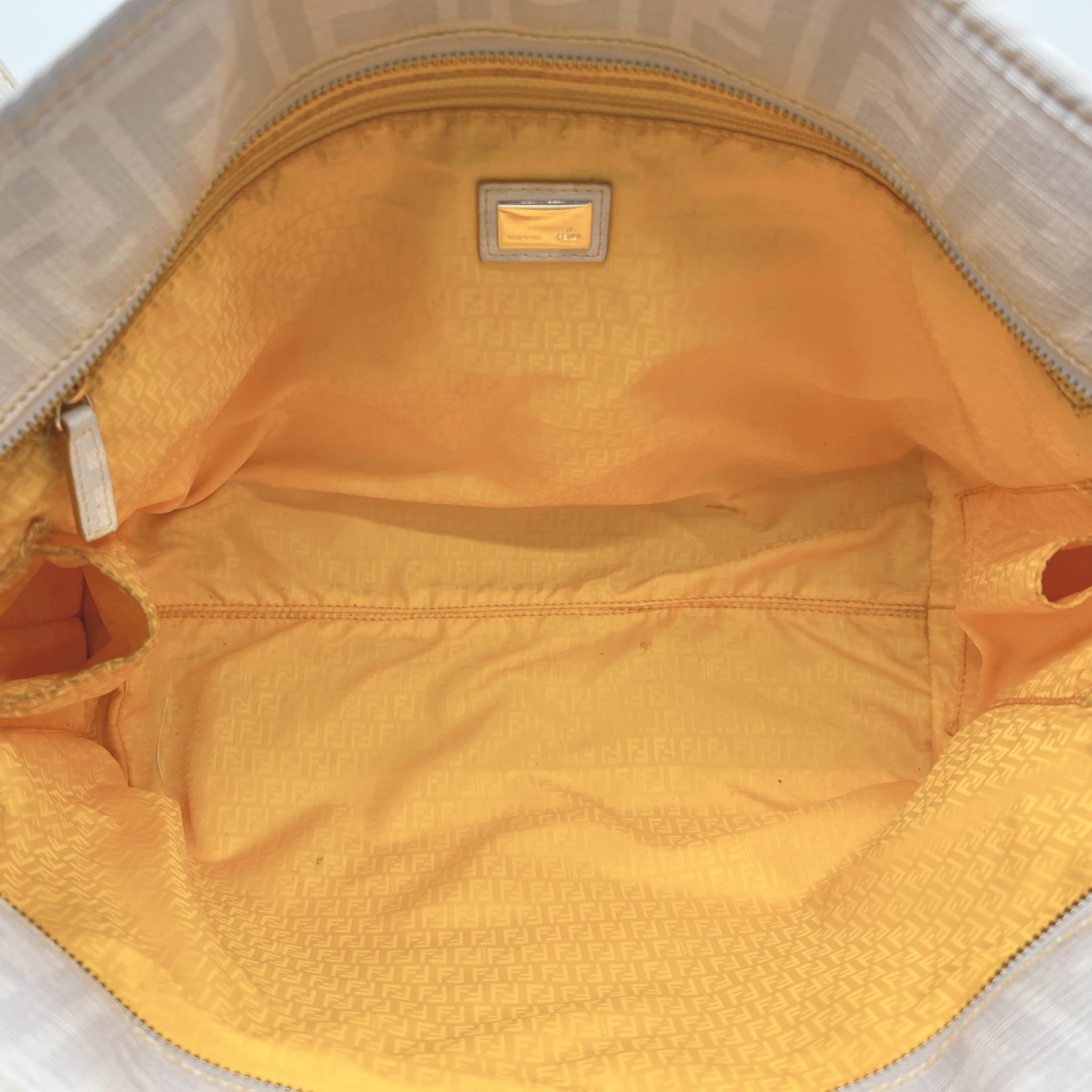 FENDI】フェンディ ズッカ柄 トートバッグ 白 | Regalia.japan
