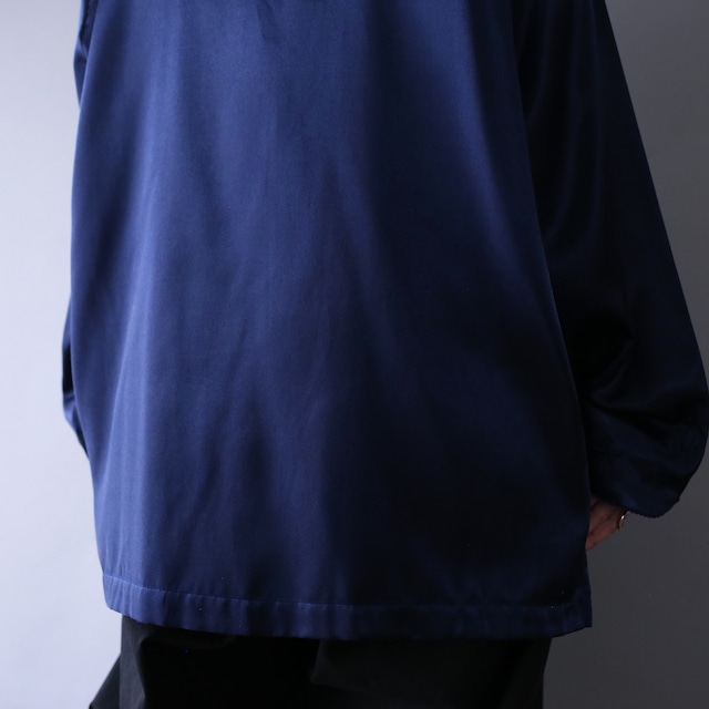 "刺繍" 蔦 motif design satin fabric over silhouette shirt