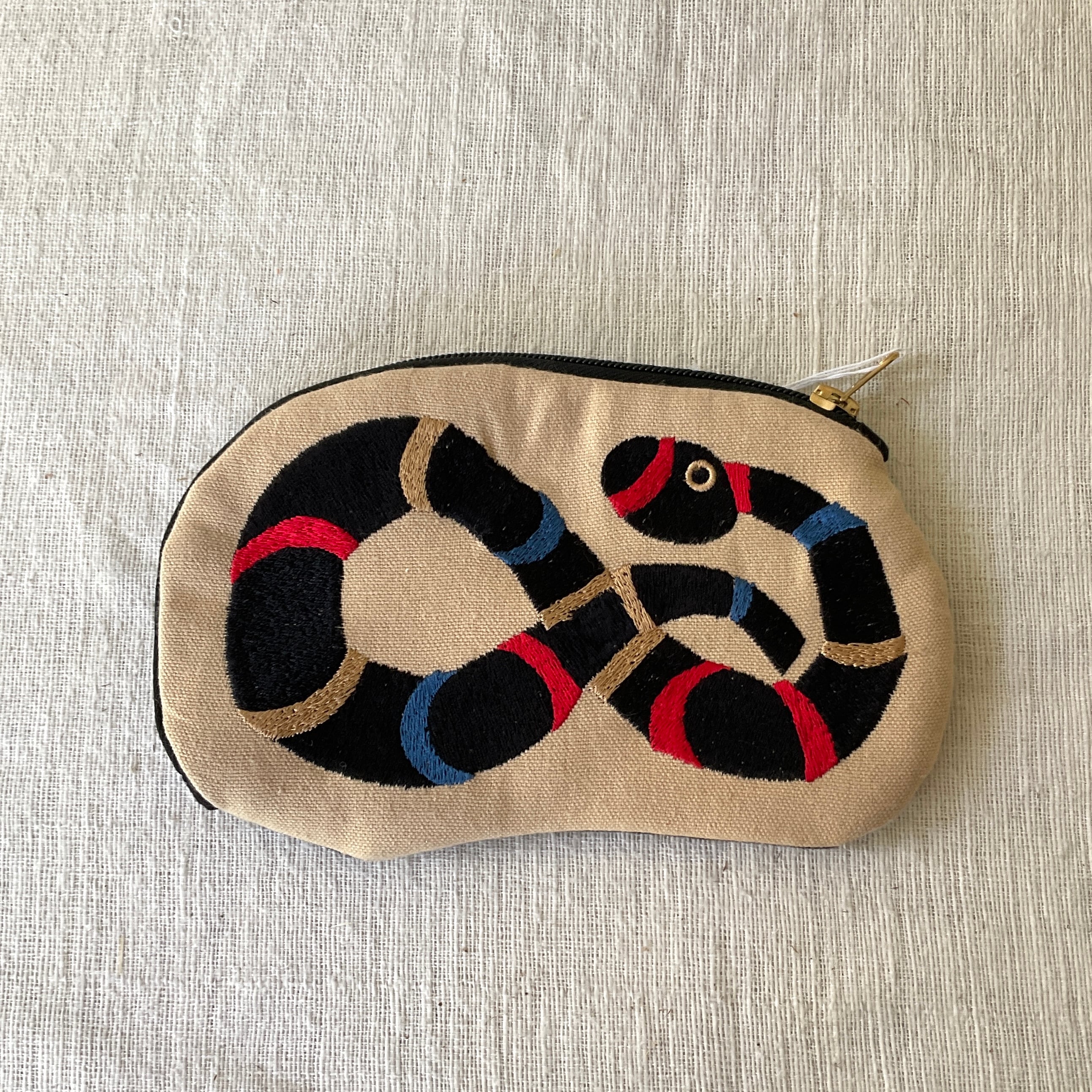 CHIZURI 刺繍シルエットポーチ(ヘビ)