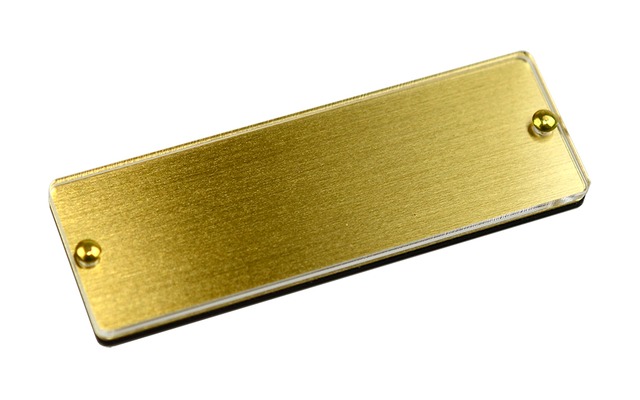 真鍮差し換え名札ＤＸ　60×20ミリ　安全ピン留め具